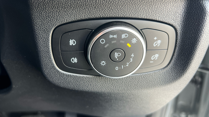 Ford Transit Courier E-Transit Courier 100kW 43kWh Trend Van Auto - Image 33